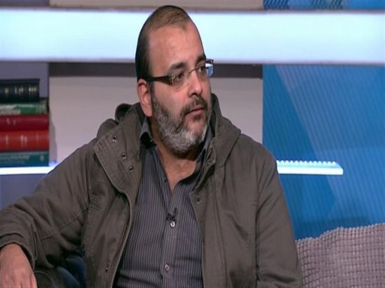 بعد اعتذاره عن "بنت الجيران".. أيمن بهجت قمر يوجه رسالة شديدة اللهجة لحسن شاكوش