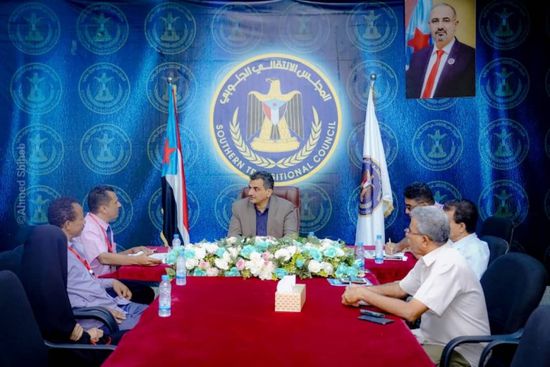 "لملس" يناقش مشكلة المعينين أكاديميا في جامعة عدن