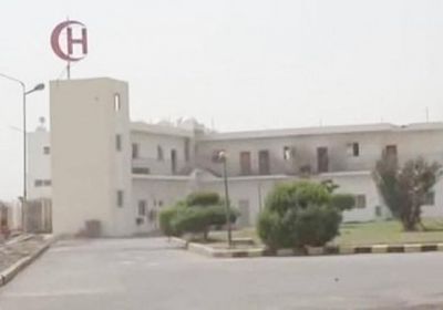 جريمة ضد الإنسانية...مليشيات الحوثي تقصف مستشفى 22 مايو بالحديدة