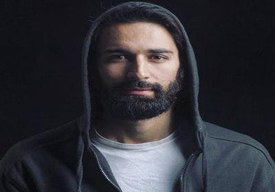 أحمد حاتم ينفي غيرة أحمد فهمي منه بسبب هنا الزاهد (فيديو)