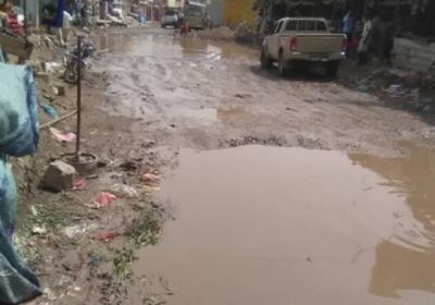 الأمطار تعطل مشروع تطوير سوق ردفان   