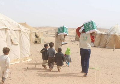 مساعدات سعودية للنازحين من صعدة