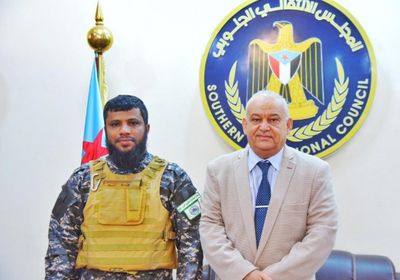 الوالي يقف على خطط تأمين المؤسسات الحيوية بعدن 