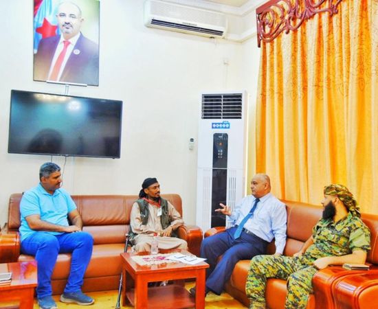 الانتقالي يبحث استمرار الملاحقة الأمنية للدراجات النارية المُخالفة بعدن