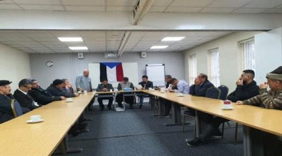 طالب "الانتقالي" بالرد.. "مجلس يافع ببريطانيا": الشرعية والحوثي يتآمران على الجنوب