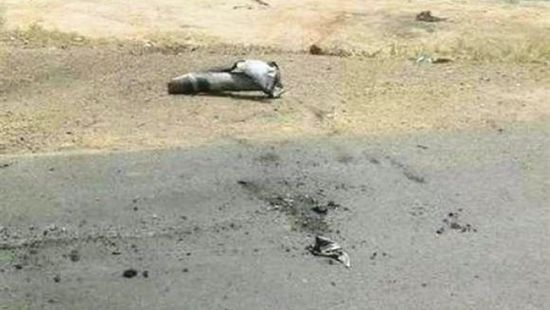 مقذوف حوثي يصيب 4 سيدات في حجر بالضالع