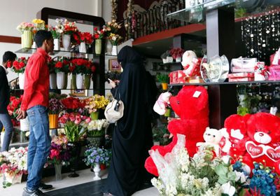 الشرق الأوسط: مليشيا الحوثي تتعقب اللون الأحمر في عيد الحب