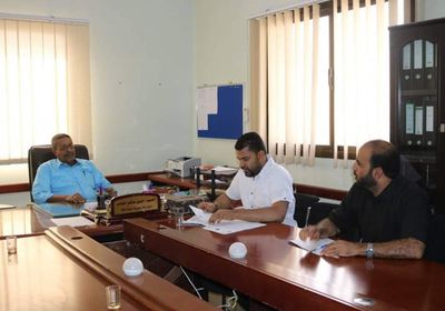 اجتماع بالمكلا لبحث آليات حماية البيئة البحرية من التلوث