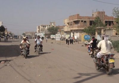 مليشيا الحوثي تقصف منازل المواطنين بحيس