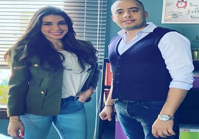 ياسمين صبري بصحبة عصام السقا في كواليس "فرصة تانية"