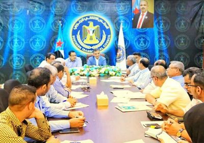 ناقشت التطورات السياسية.. "أمانة الانتقالي" تتلقى تقارير دوائرها