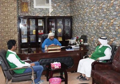 مناقشة المشروعات التنموية التي ينفذها "البرنامج السعودي" بالمهرة