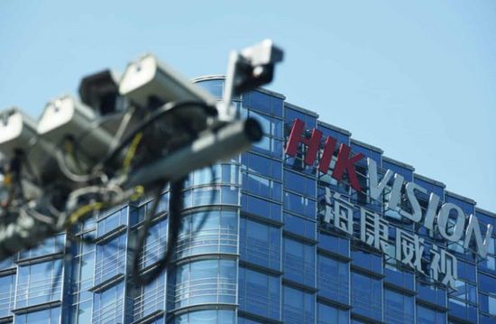 بريطانيا تواجه انتقادات بسبب انضمام شركة صينية لمعرض أمني