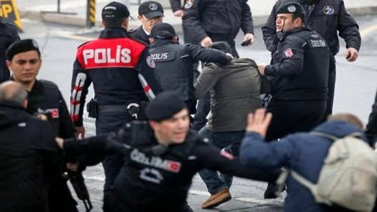 تركيا تأمر باعتقال 228 للاشتباه في صلتهم برجل الدين عبد الله غولن