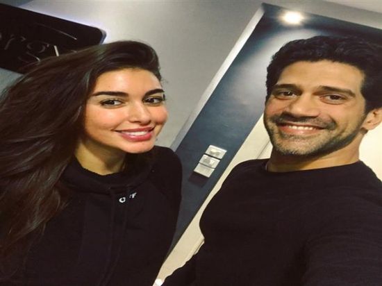 أحمد مجدي بصحبة ياسمين صبري في كواليس "فرصة ثانية"