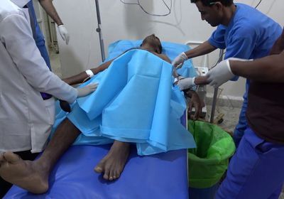 شاهد.. مليشيا الحوثي تقنص مواطنا في منزله بالتحيتا