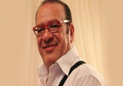 صلاح عبدالله يهنئ تيم حسن بعيد ميلاده 