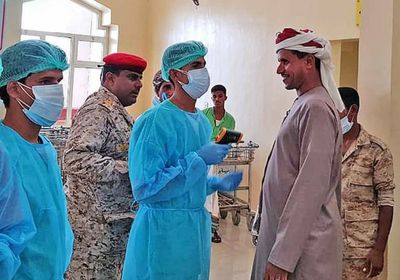 بدعم إماراتي..جهاز لقياس حرارة المسافرين بمطار سقطرى للكشف عن "كورونا"