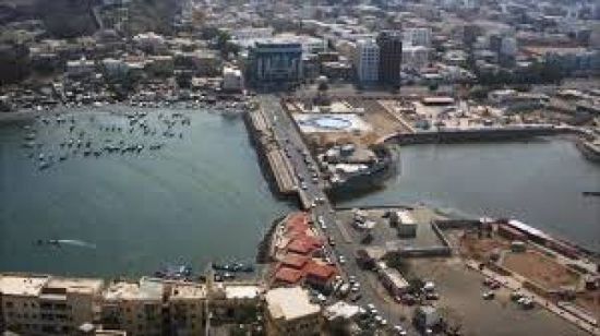 محكمة بعدن تقضي بإعدام 4 في جريمة قتل وتحبس متهمين لانضمامهم لجماعات إرهابية