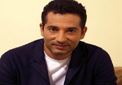 عمرو سعد يهنئ نجله بأولى بطولاته السينمائية 