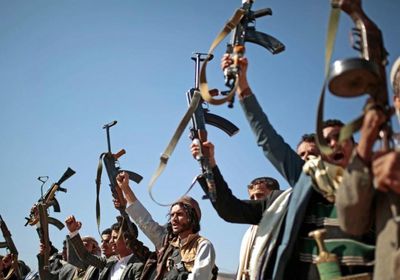 "7 شحنات أسلحة".. إيران تُطيل أمد الحرب الحوثية