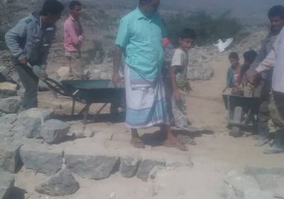 "انتقالي ردفان" يتفقد مشروع تطوير طريق نجد الخديري