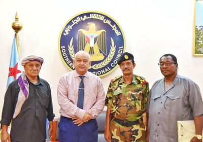 "انتقالي عدن" يكلف التوجيه المعنوي بزيارة المعسكرات