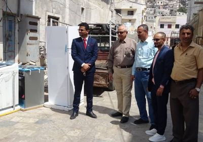 بتوجيهات الزبيدي.. "الانتقالي" يُغيث أسرة منزل كريتر المنكوب