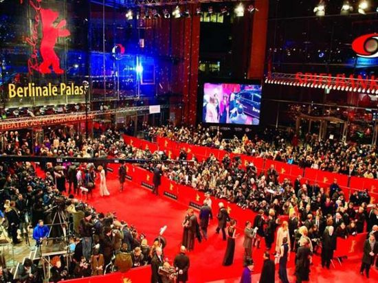 دقيقة صمت على ضحايا هجوم هاناو في حفل افتتاح مهرجان برلين السينمائي