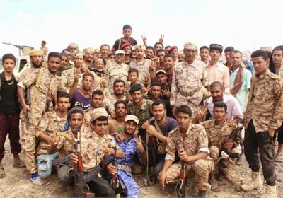 وحدات عسكرية تُنهي تدريباً بالذخيرة الحية في ردفان (صور)