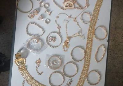 الإطاحة بعصابتين تحترفان سرقة المنازل بالمكلا (صور)