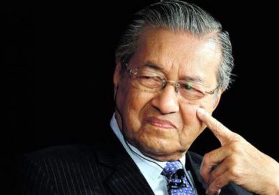 عاجل.. رئيس الوزراء الماليزي مهاتير محمد يقدم استقالته