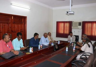 انتقالي حضرموت يشدد على ضرورة الاهتمام بعملية النظافة في المحافظة