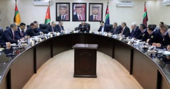  وزير الداخلية الأردني يناقش العمر التشغيلي لوسائط النقل العام