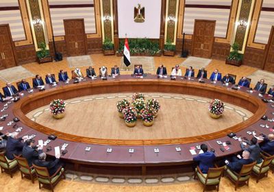  الرئيس المصري يجتمع مع رؤساء أجهزة المخابرات المشاركين في المنتدى العربي الاستخباري