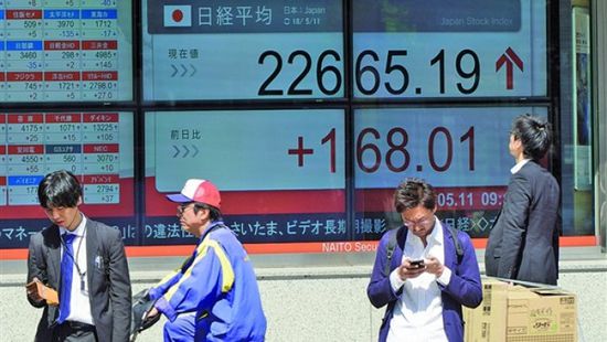 كورونا يعصف بالأسهم اليابانية.. ونيكي ينخفض 4.49%