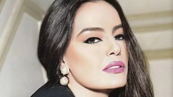 شريهان تنعي الرئيس المصري الأسبق حسني مبارك 