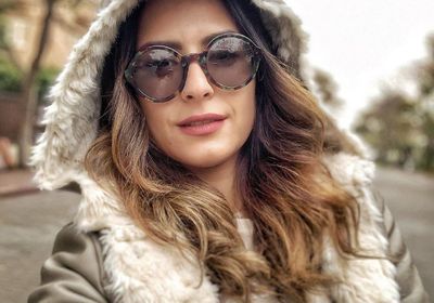 ريهام أيمن تستمتع بوقتها تحت الأمطار (فيديو وصور)