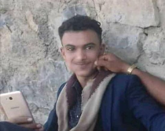 مسلح حوثي يقتل ويصيب 3 في مدرسة بشرعب السلام