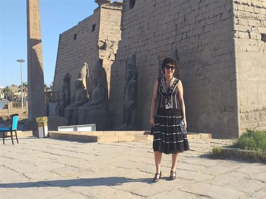 منى هلا تروج للدورة التاسعة لمهرجان الأقصر بهذه الطريقة