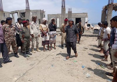 بالصور..رئيس عمليات المجلس الانتقالي يقف على جاهزية اللواء الثامن صاعقة بأبين