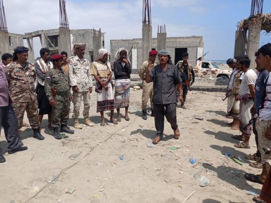 بالصور..رئيس عمليات المجلس الانتقالي يقف على جاهزية اللواء الثامن صاعقة بأبين