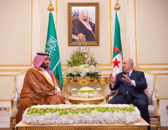 ولي العهد السعودي يجتمع مع رئيس الجزائر عبد المجيد تبون (صور)