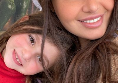 حلا شيحة تنشر صورتها بصحبة نجلتها