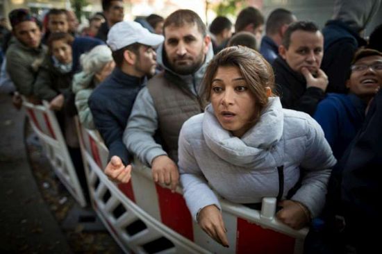 تركيا تقرر عدم منع اللاجئين السوريين من الوصول إلى أوروبا
