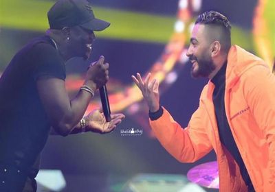 بعد حفلهما في جدة.. إيكون يرد على تامر حسني باللغة العربية (صورة)