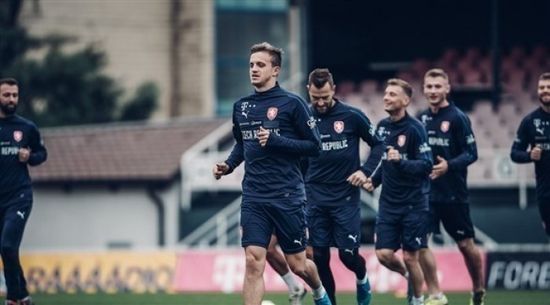 المنتخب التشيكي يقيم معسكره التدريبي في شمال إيطاليا رغم انتشار فيروس كورونا