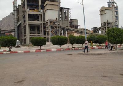 إدارة أسمنت الوطنية.. وسياسة تهميش أبناء المسيمير الحواشب