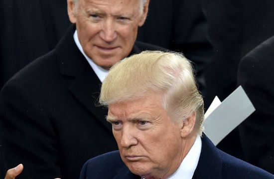 محكمة فيدرالية أمريكية تبطل قرار ترامب الخاص بالمهاجرين