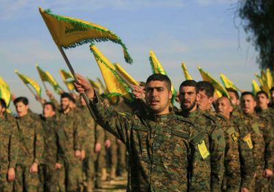 صحفي يُطالب عناصر حزب الله بالانقلاب على "نصرالله" 	